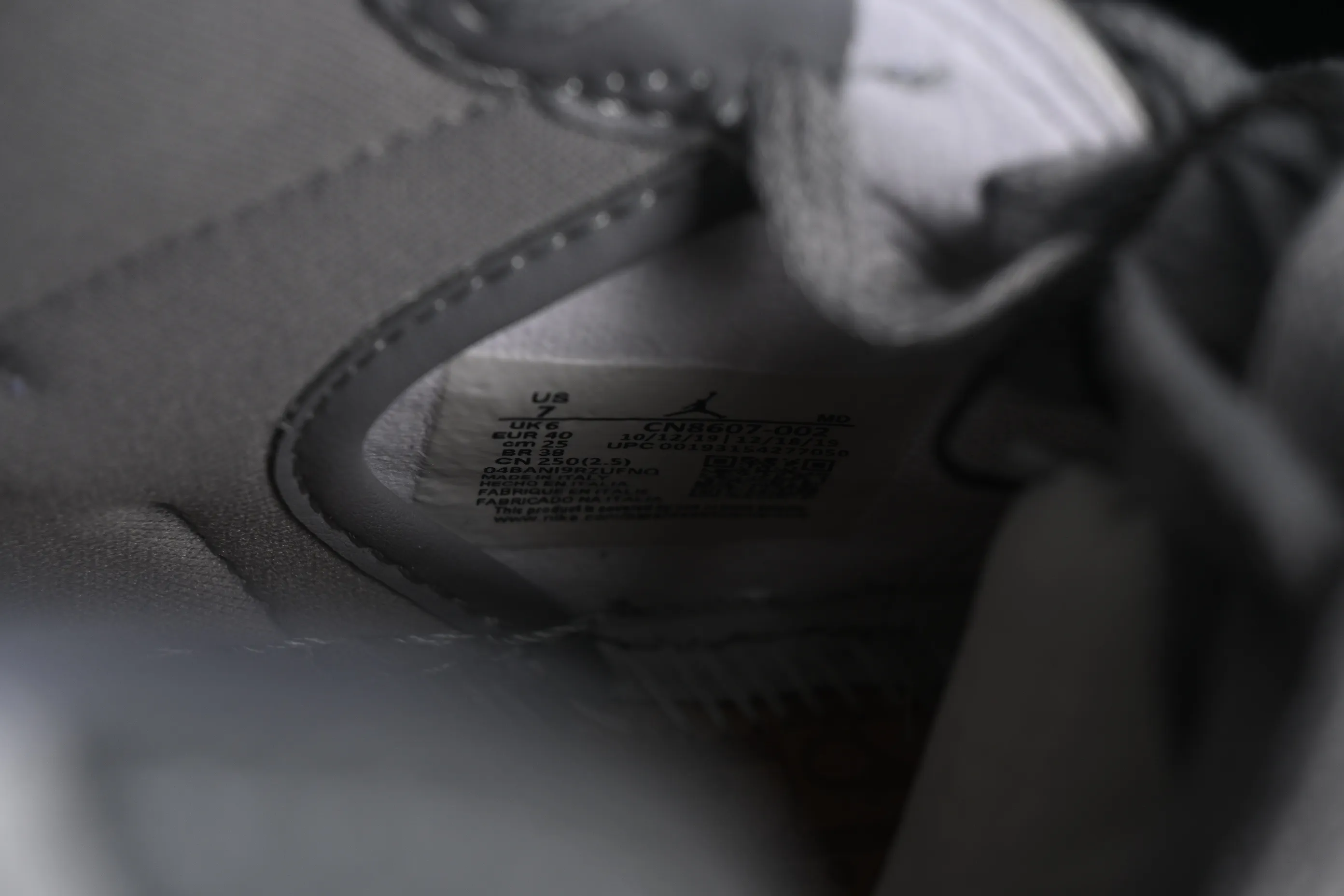 All categories Air Jordan Jordan series basketball shoes Air Jordan 1 High Dior x Air Jordan 1 Low AJ1 Joe 1 Dior joint white gray high top CN8607-002